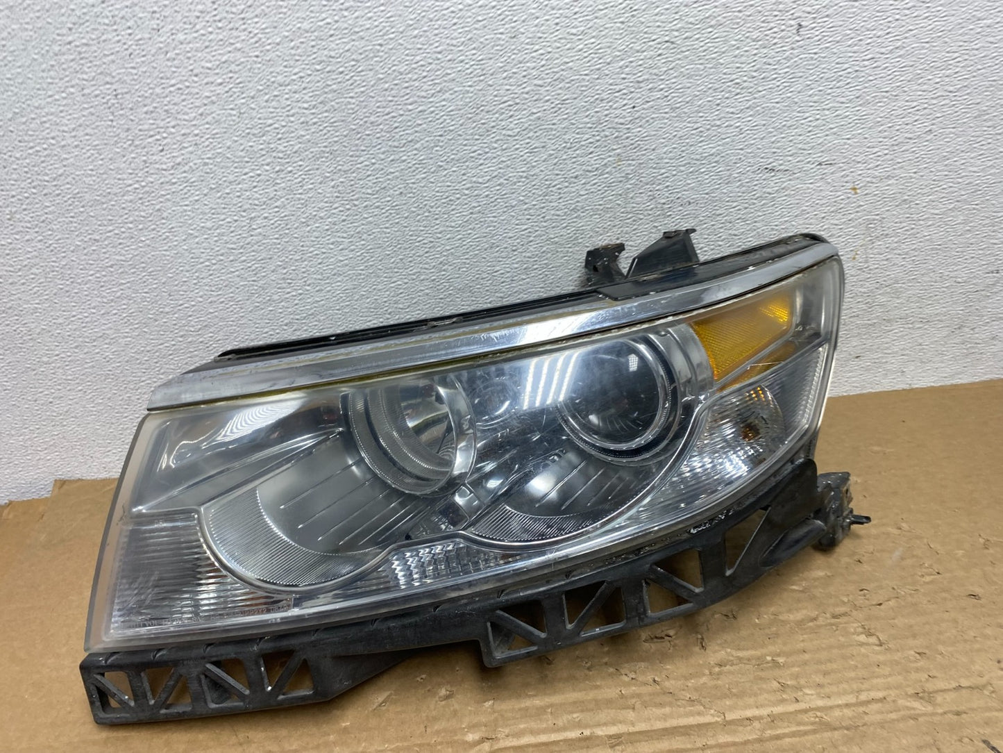 2006 to 2009 Lincoln MKZ Zephyr Left Driver Headlight Halogen AD4086 DW0