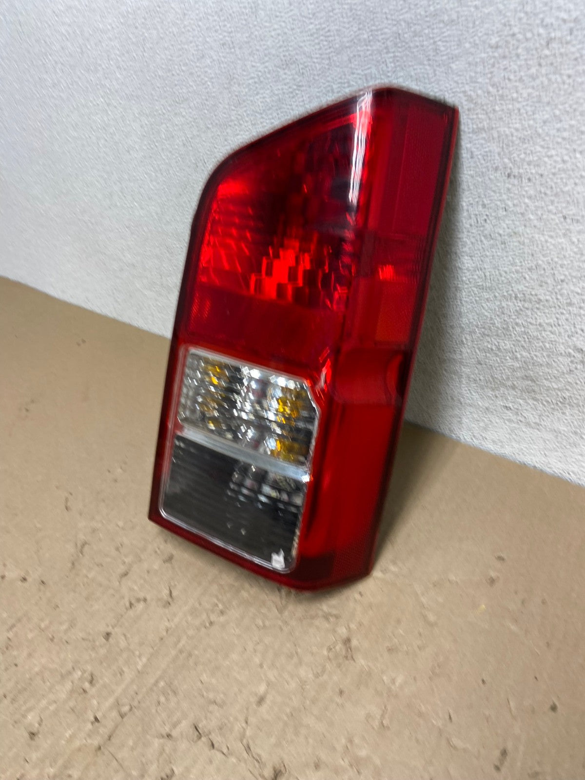 2005 to 2012 Nissan Pathfinder Right Passenger RH Side Tail Light AE9789 LK1