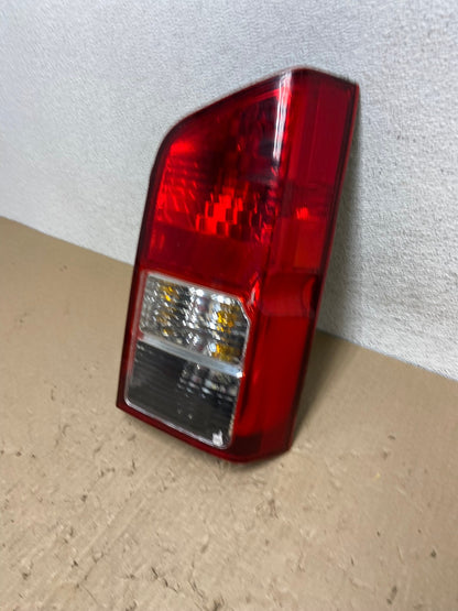 2005 to 2012 Nissan Pathfinder Right Passenger RH Side Tail Light AE9789 LK1