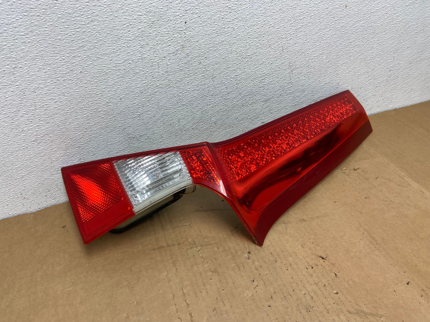2008 to 2013 Volvo XC70 V70 Right Passenger Tail Light Upper AC8448 LK2