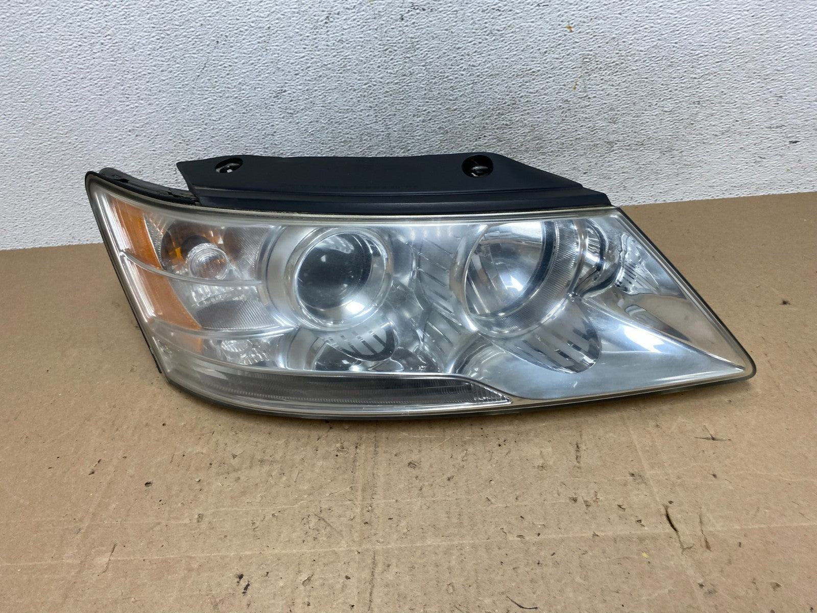 2009 to 2010 Hyundai Sonata Right Passenger RH Side Headlight Halogen AE6087 DW0