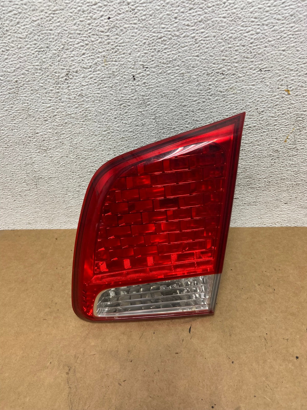 2011 2012 2013 Kia Sorento Right Passenger Inner Tail Light AE3022 LK0