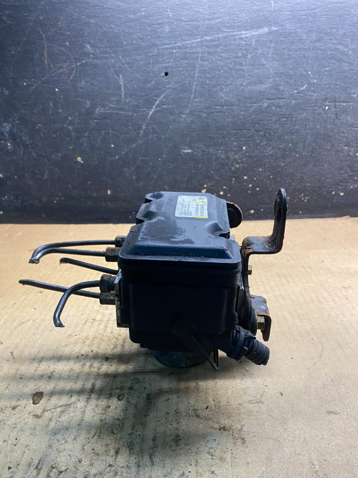 2011 - 2014 Ford E250 E350 Van  ABS Anti Lock Brake Pump Module Oem Z2400 DG4
