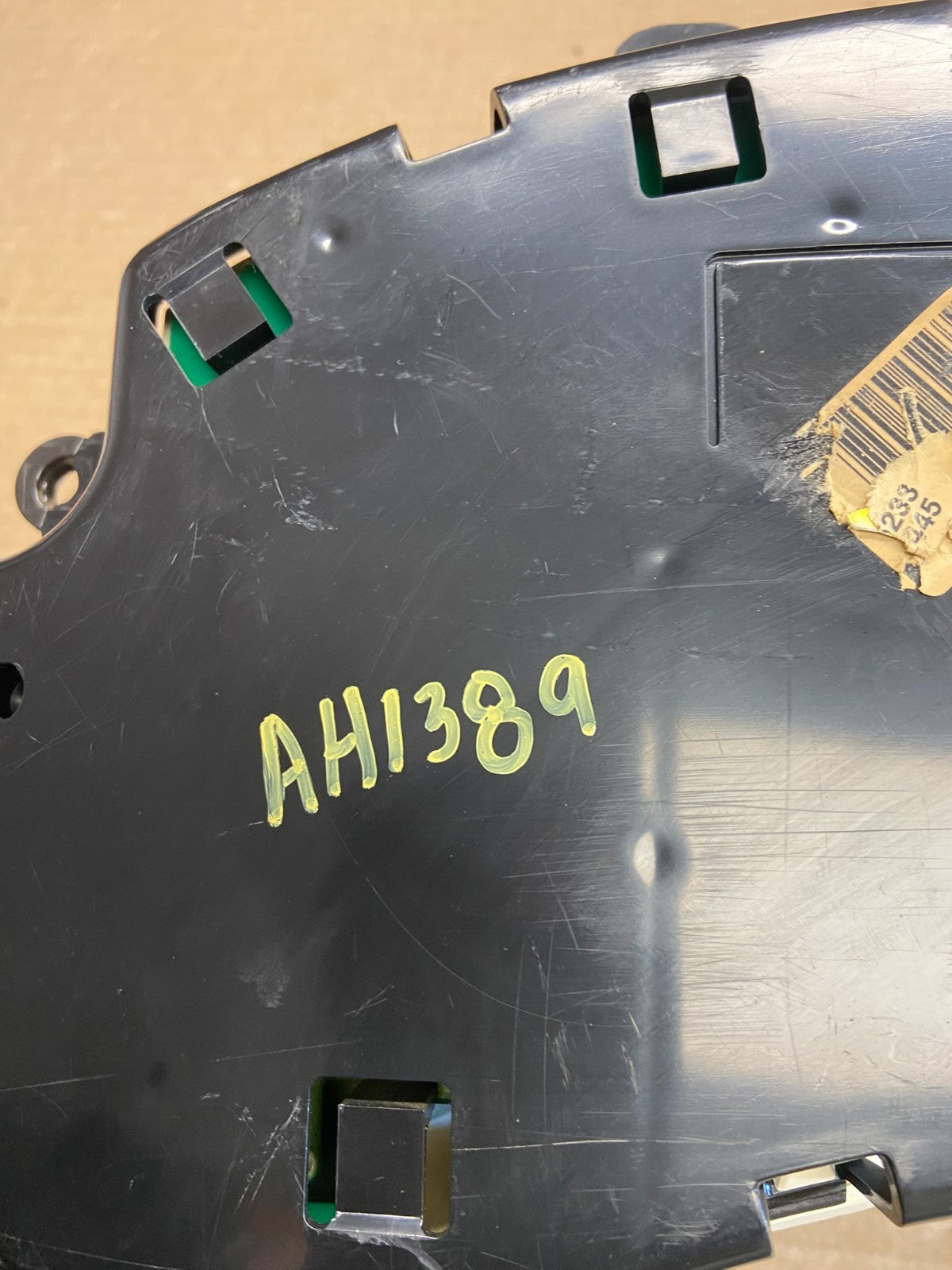2002 - 2005 GMC Envoy Speedometer Cluster Gauge AH13897