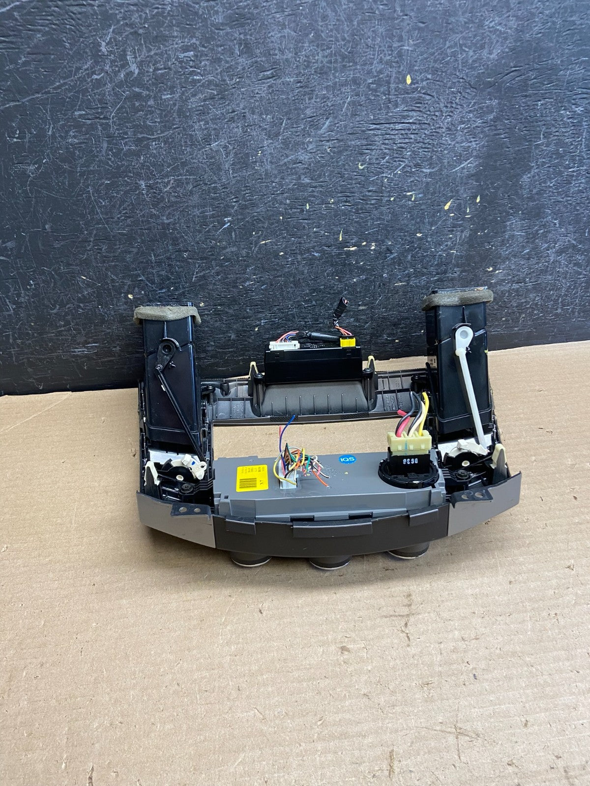 2009 - 2010 Hyundai Sonata Center Radio Climate Control Air Vent Bezel AH3587 DG4
