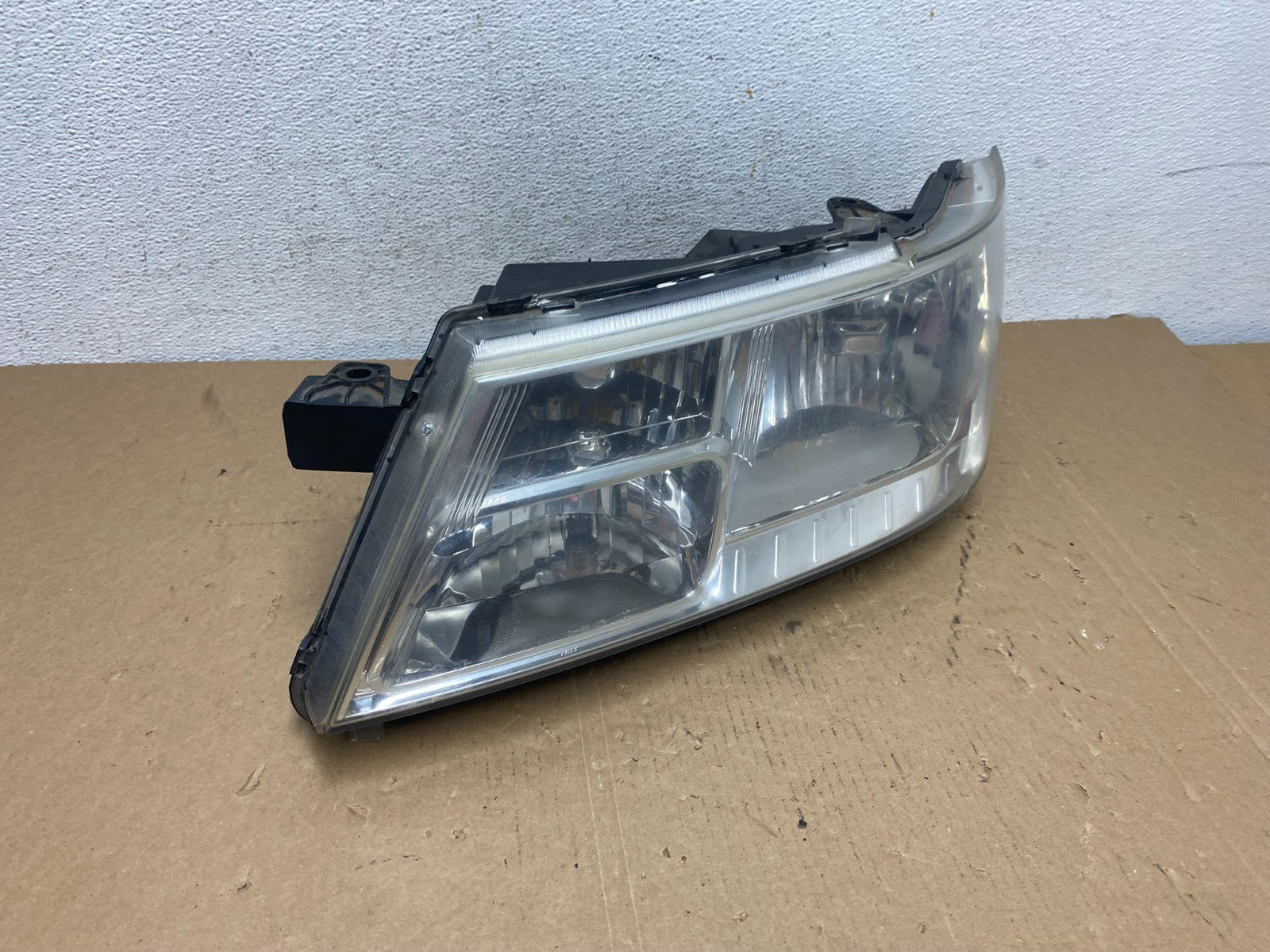 2009 to 2017 Dodge Journey Headlight Left Driver Lh Side Halogen AD7974 DW2