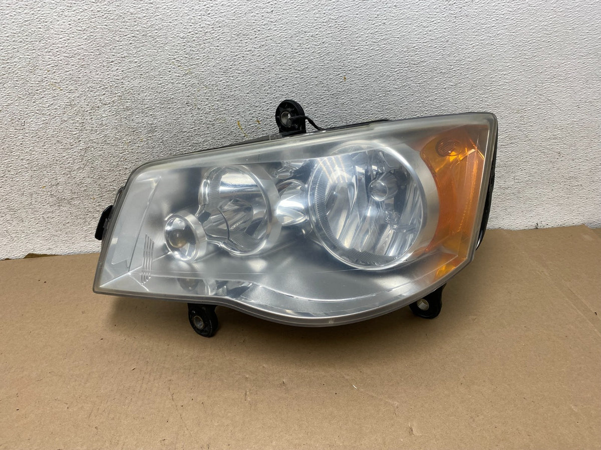 2008 to 2016 Chrysler Town and Country Left Driver Lh Side Headlight AH0888 DW0