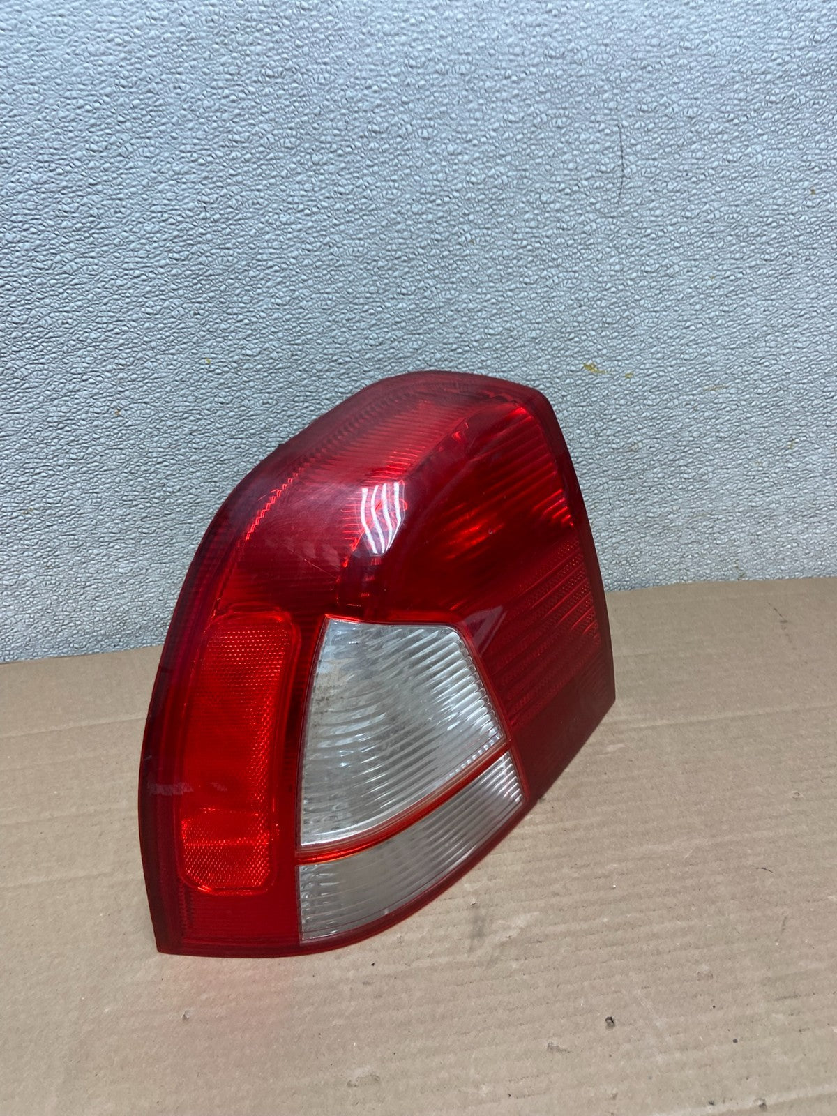 2001 Kia Spectra Left Driver Side Tail Light AA86652