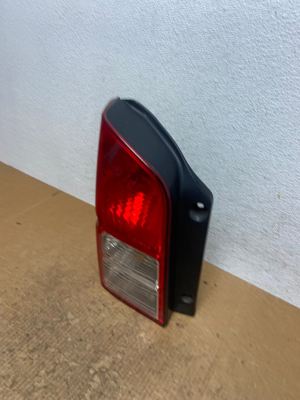 2005 to 2012 Nissan Pathfinder Tail light Left Driver Lh Side AE2860 LK1