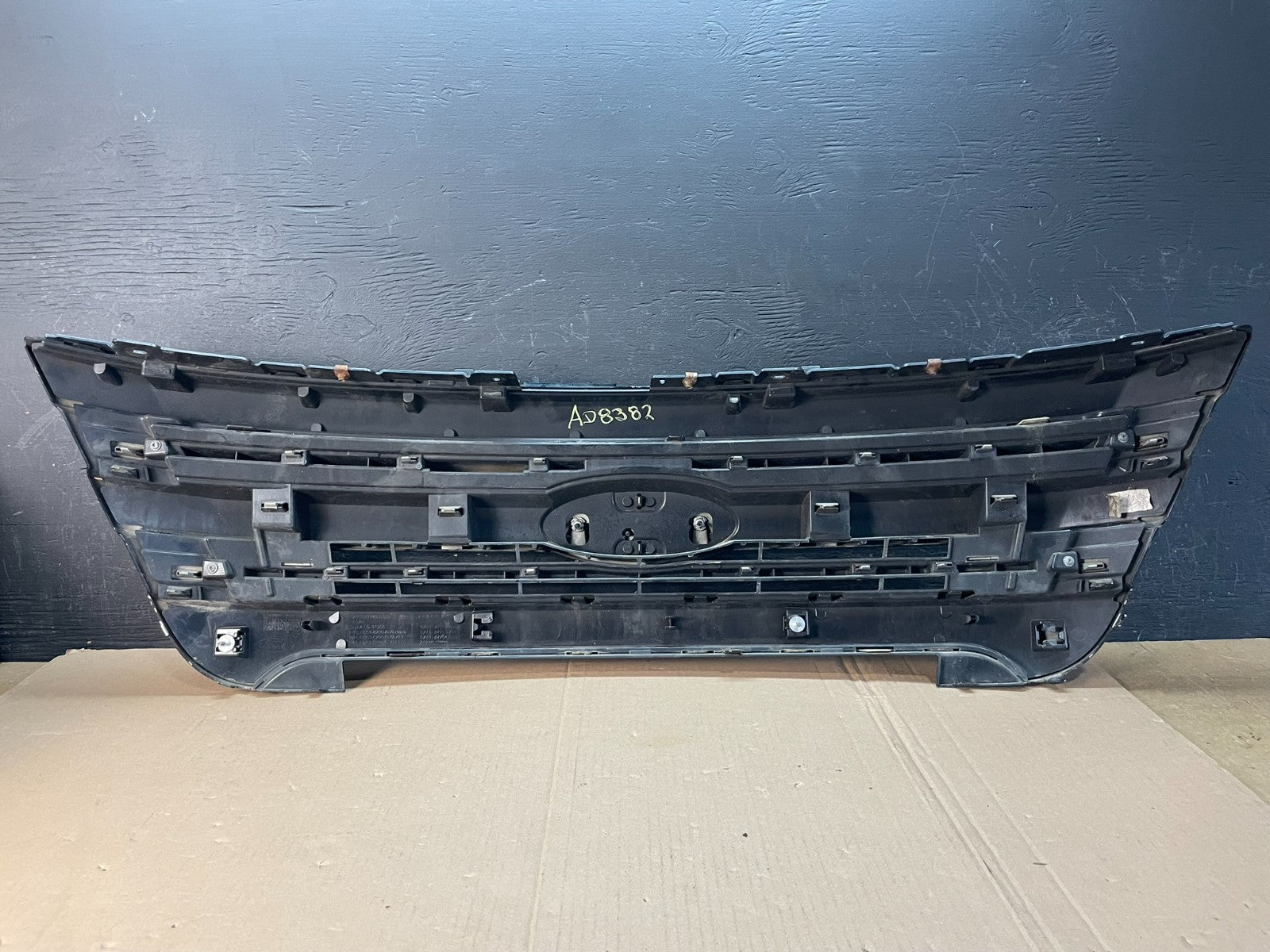 2011 to 2015 Ford Explorer Upper Front Grill Grille AD8382 DG6