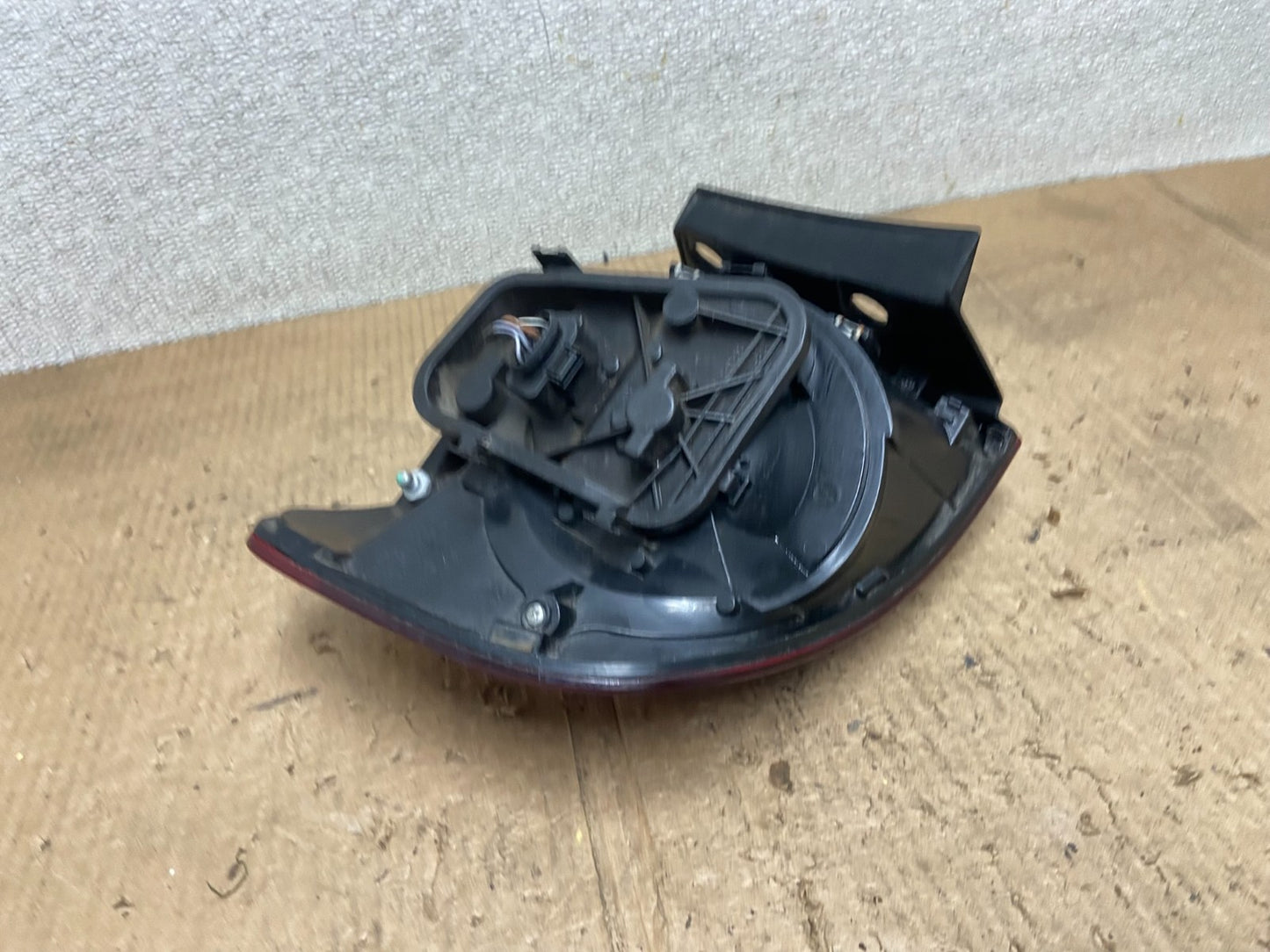 2007-2010 Volkswagen Touareg Lh Driver Left Side Tail Light Oem AA8285 LK6
