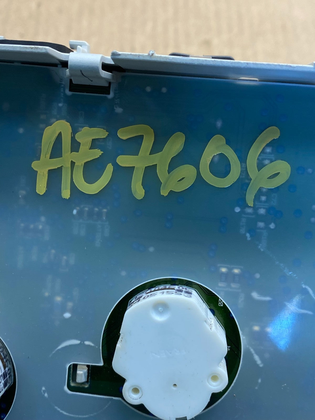 2009 to 2010 Mercury Marquis Speedometer Cluster Gauge ae7606 DG6