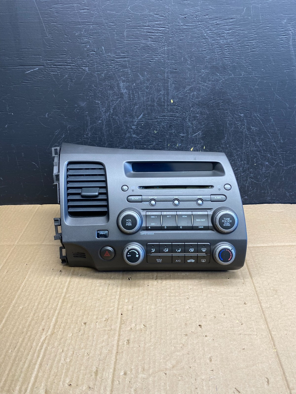 2006 - 2011 Honda Civic Radio AM/FM Climate Control Air Vent Bezel AC9388 DG0