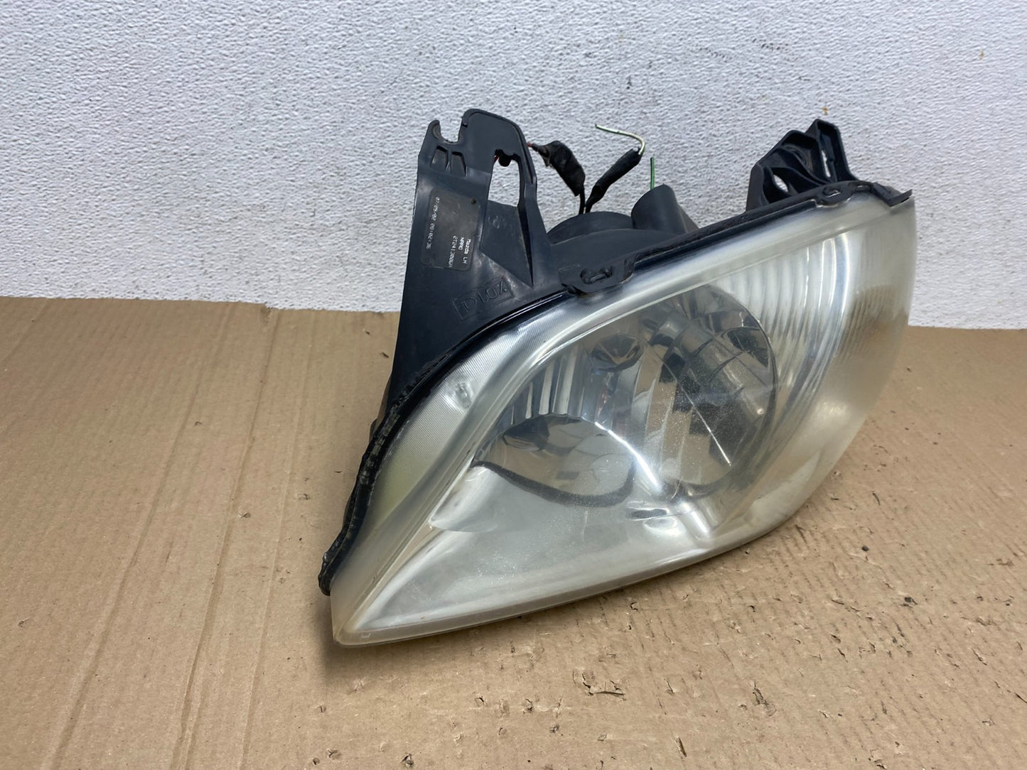 2001 to 2004 Mazda Tribute Left Driver Lh Side Halogen Headlight AE9027 DW2