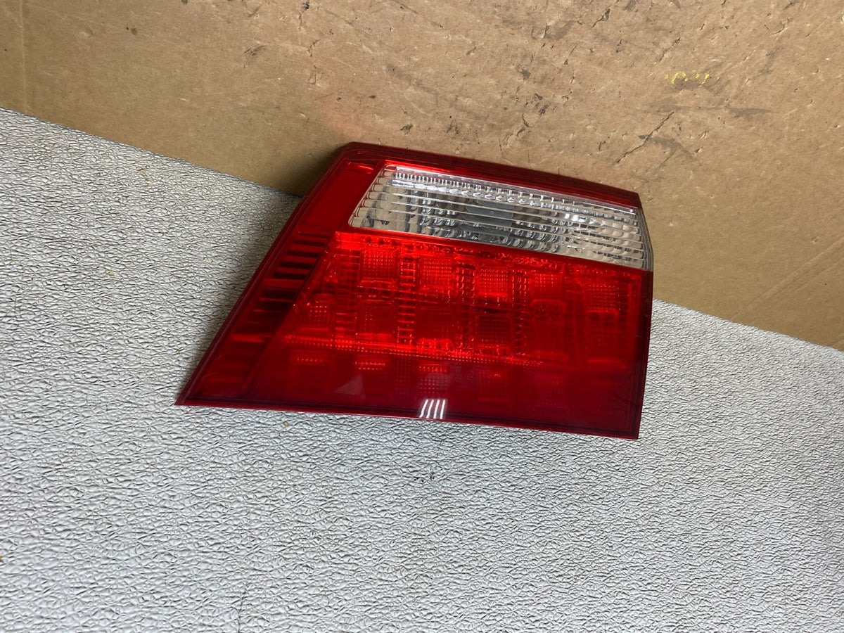 2005 2006 2007 Honda Odyssey Inner Right Passenger RH Tail Light V5936 DW1
