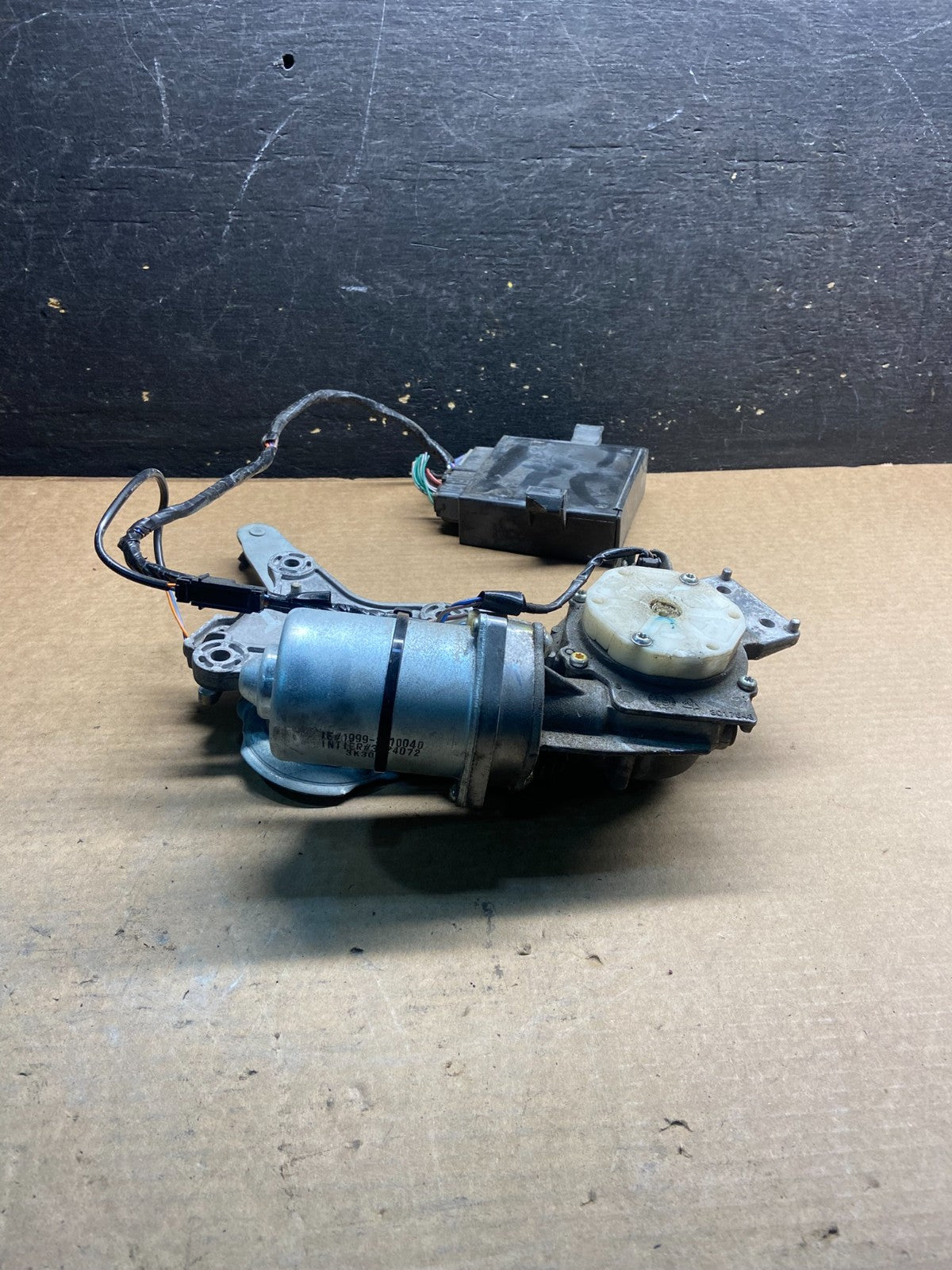 2009 to 2016 GMC Acadia Rear Trunk Liftgate Power Motor Actuator OEM z9180 DG2