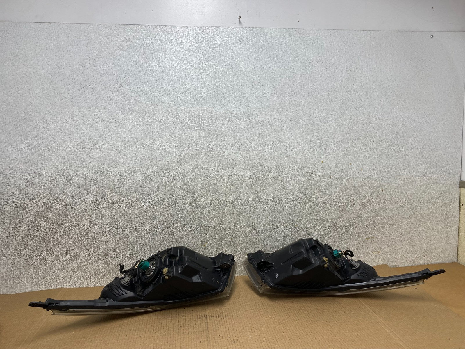 2011 to 2015 Chevrolet Cruze Halogen Left+Right Set Headlights W3819 DW11