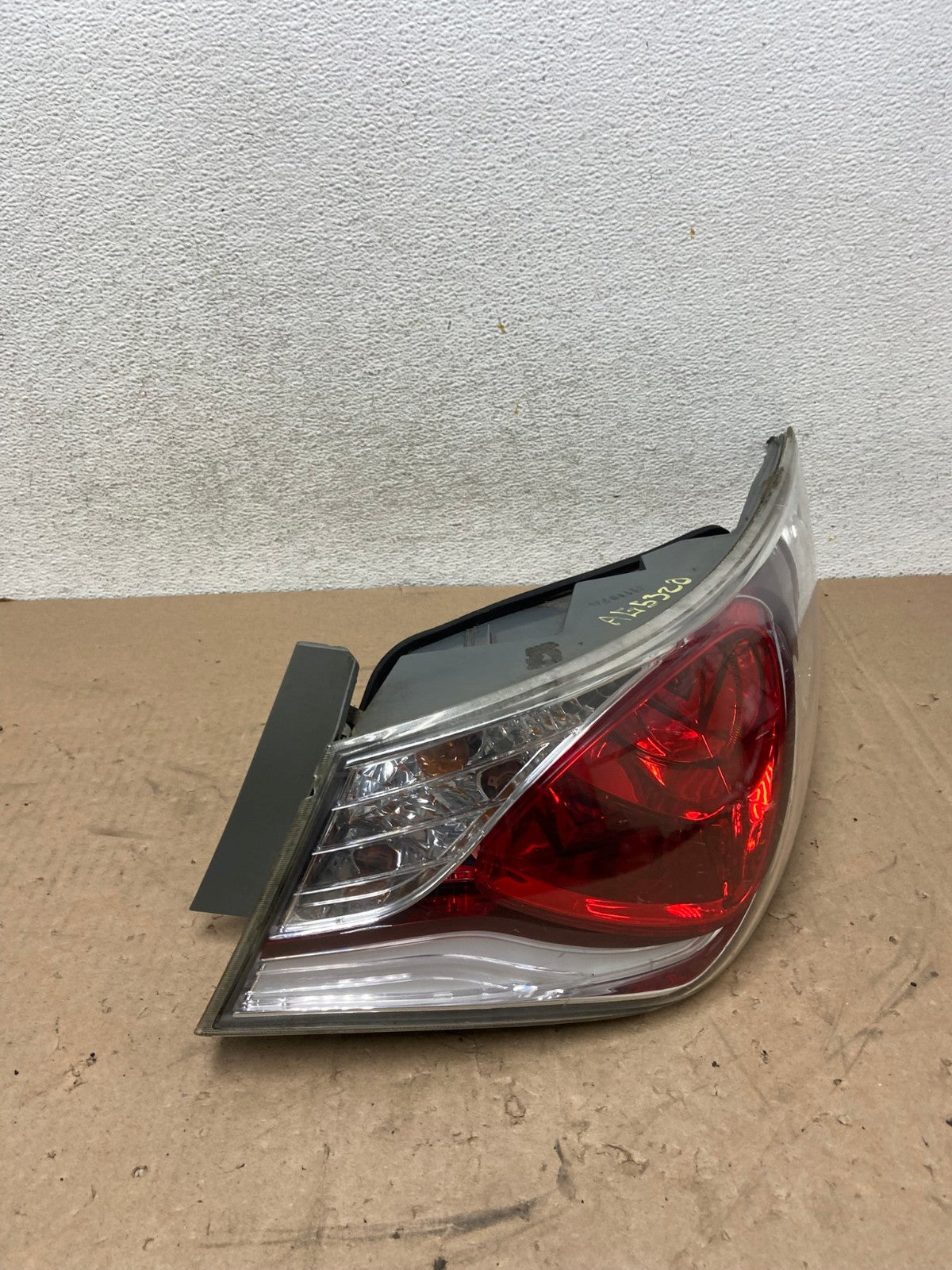 2011 - 2015 Hyundai Sonata Hybrid Right Passenger RH Tail Light AG5320 LK0