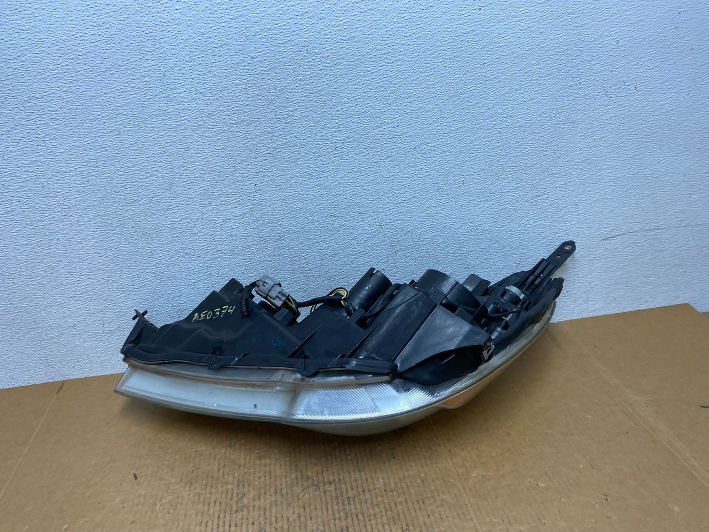 2010-2012 Subaru Legacy Outback Right Passenger Headlight AE0374 DW6