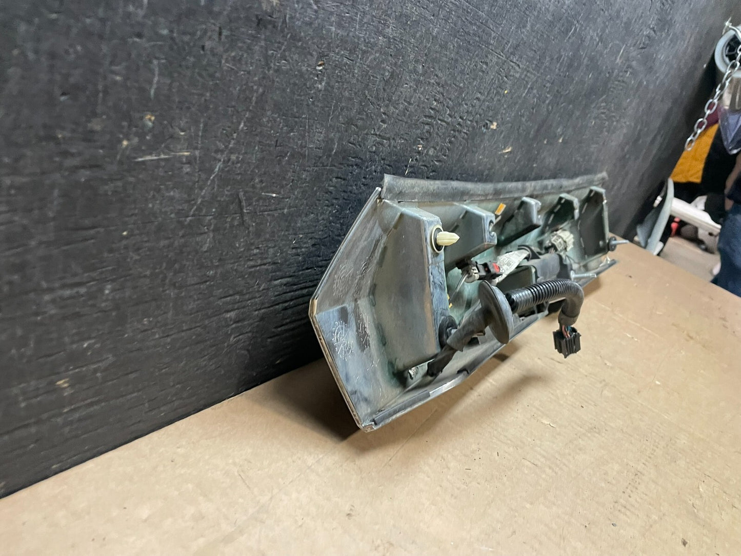 2011-2015 GMC Terrain Tailgate Liftgate Chrome Finish Molding Camera Oem j38799