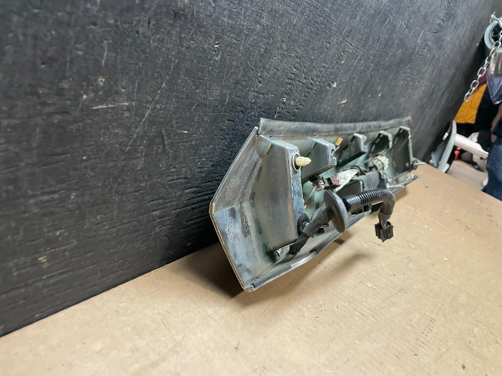 2011-2015 GMC Terrain Tailgate Liftgate Chrome Finish Molding Camera Oem j38799