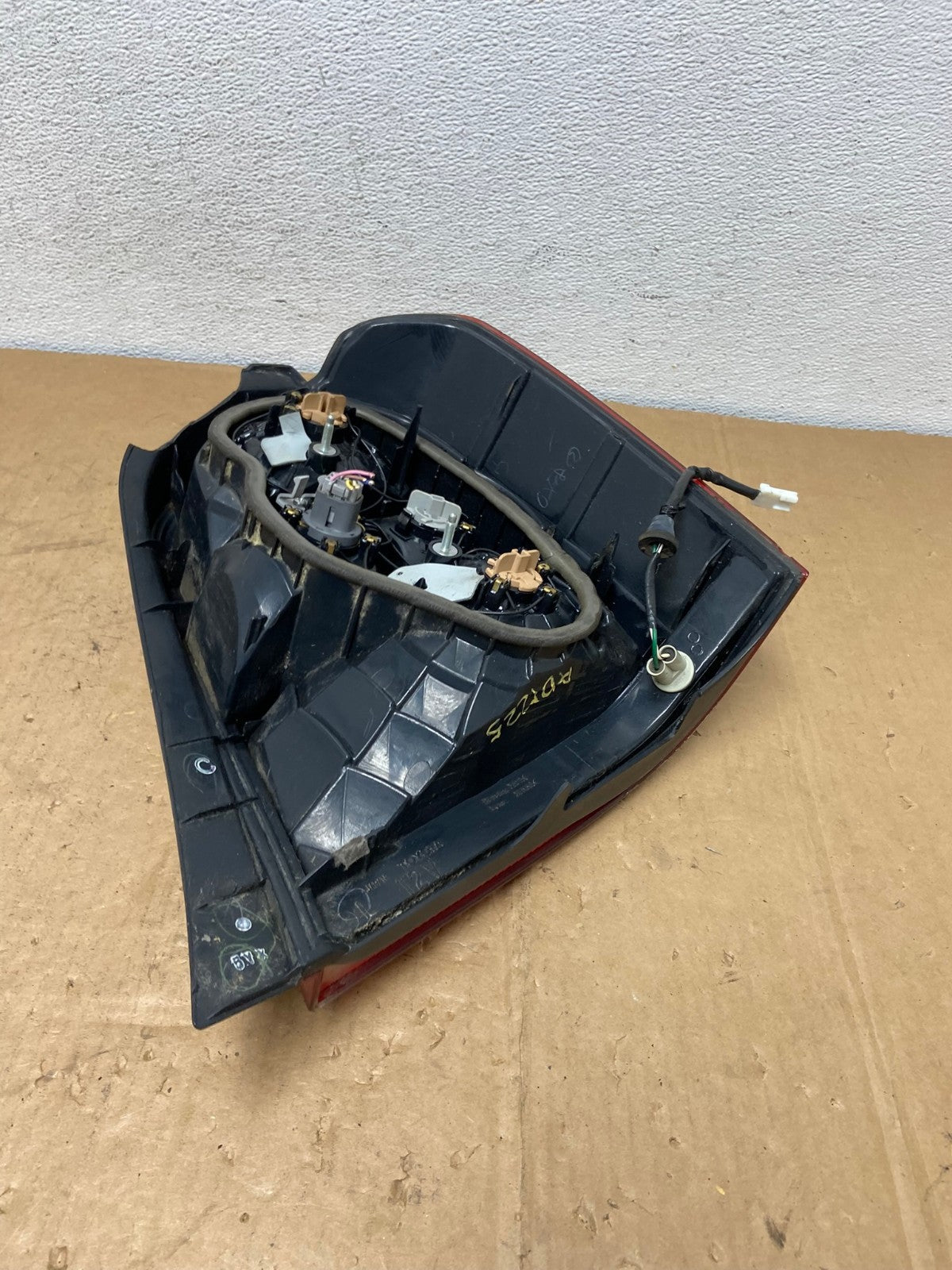 2004-2007 Toyota Highlander Left Driver LH Side Tail Light AD1225 LK5