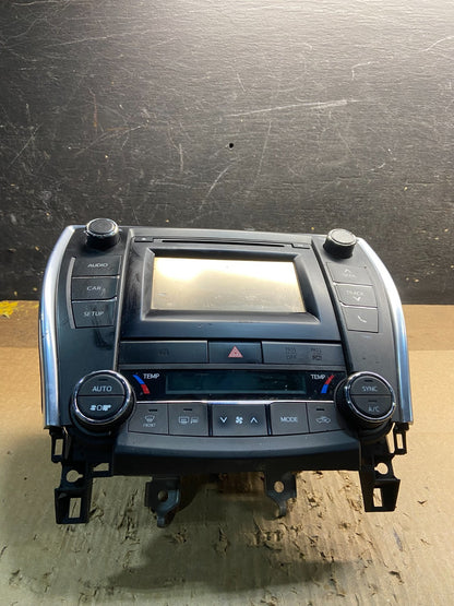 2015-2017 Toyota Camry Radio CD Navigation Screen Display Y7535 DG0