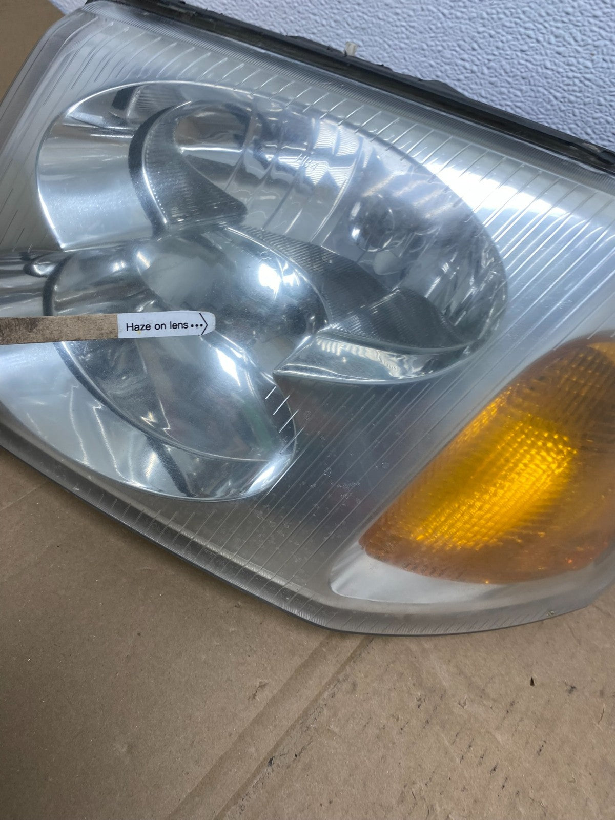 2002 to 2009 Gmc Envoy Left Driver Lh Side Headlight Halogen Oem AB6850 DW4