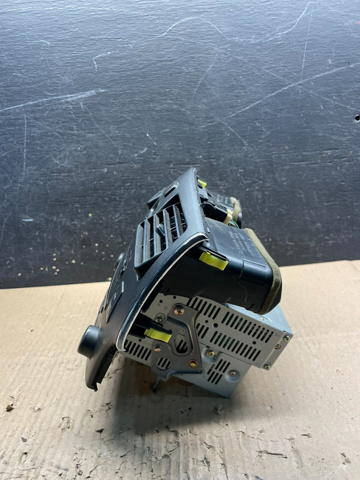 2002 2003 2004 Lexus ES330 Es300 Radio Receiver Tape CD Air Vent OEM  U1561 DG3