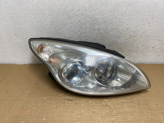 2010 to 2012 Hyundai Elantra Touring Right RH Headlight Halogen AH0578 DW0