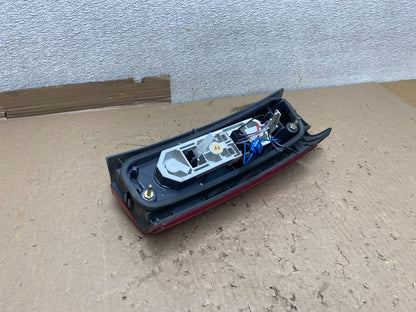 1998 1999 2000 Volvo XC70 V70 Right Passenger RH Lower Tail Light U2332 DW5