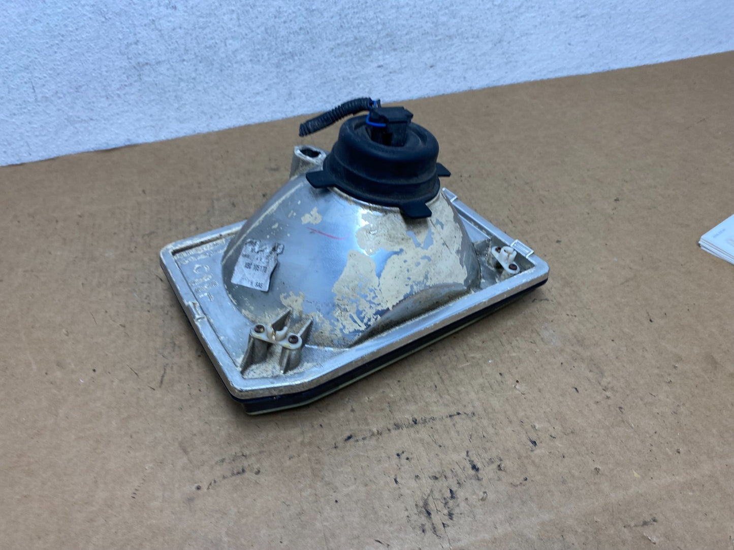 1999-2002 Land Rover Discovery Left Driver Side Halogen Headlight AD4705 DG3