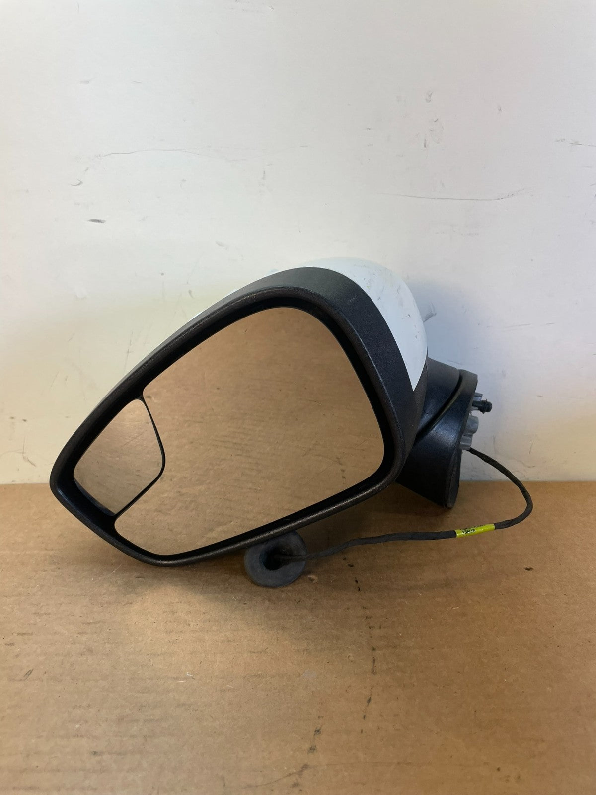 2011 to 2019 Ford Fiesta Left Driver Side View Door Heated Mirror af8640 DG10