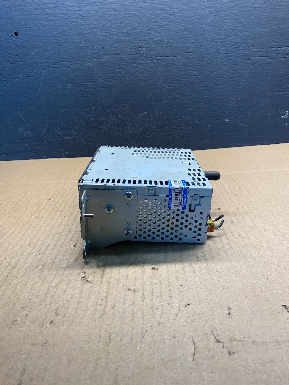 2011 to 2013 Ford Explorer Audio Equipment Radio Receiver AM FM CD ac2477 DG1