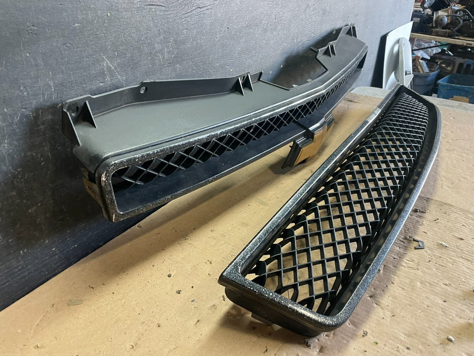 2007 to 2014 Chevrolet Avalanche Front Upper Lower Set Grill Grille N5625 PS2