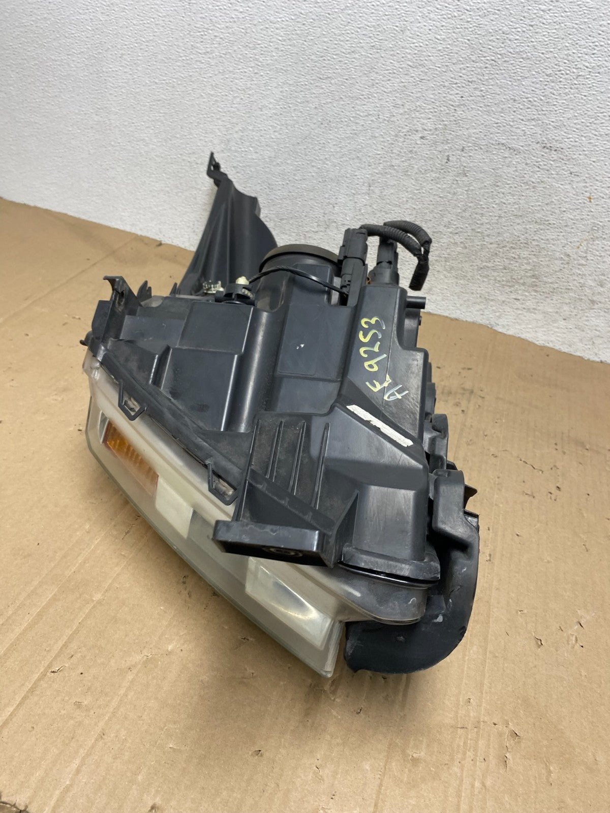 2011 to 2015 Ford Explorer Right Passenger Halogen Headlight AE9253 DW8