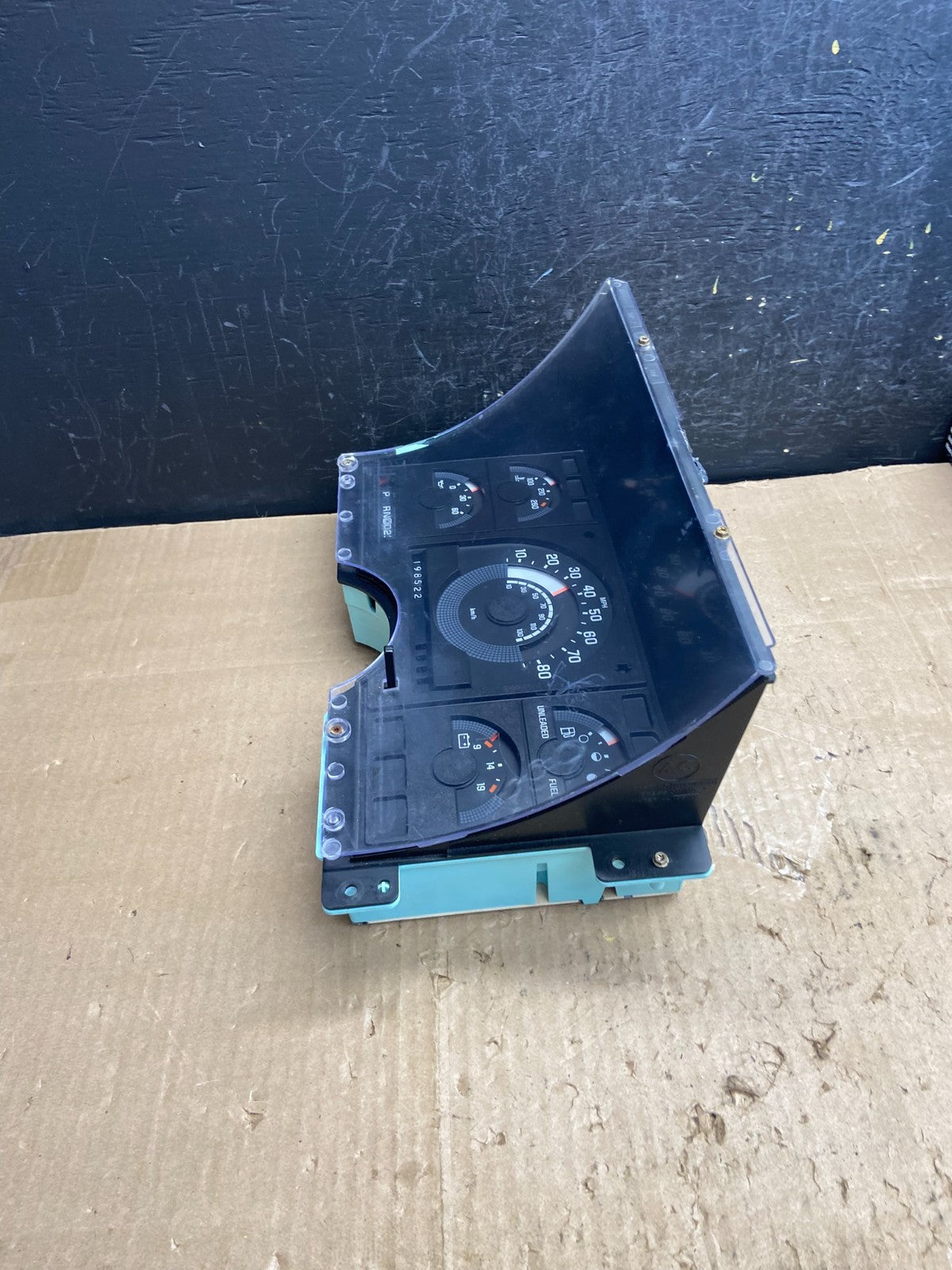 1988 to 1991 Chevrolet C/K 1500 GMC A/T Instrument Gauge Cluster AE20252