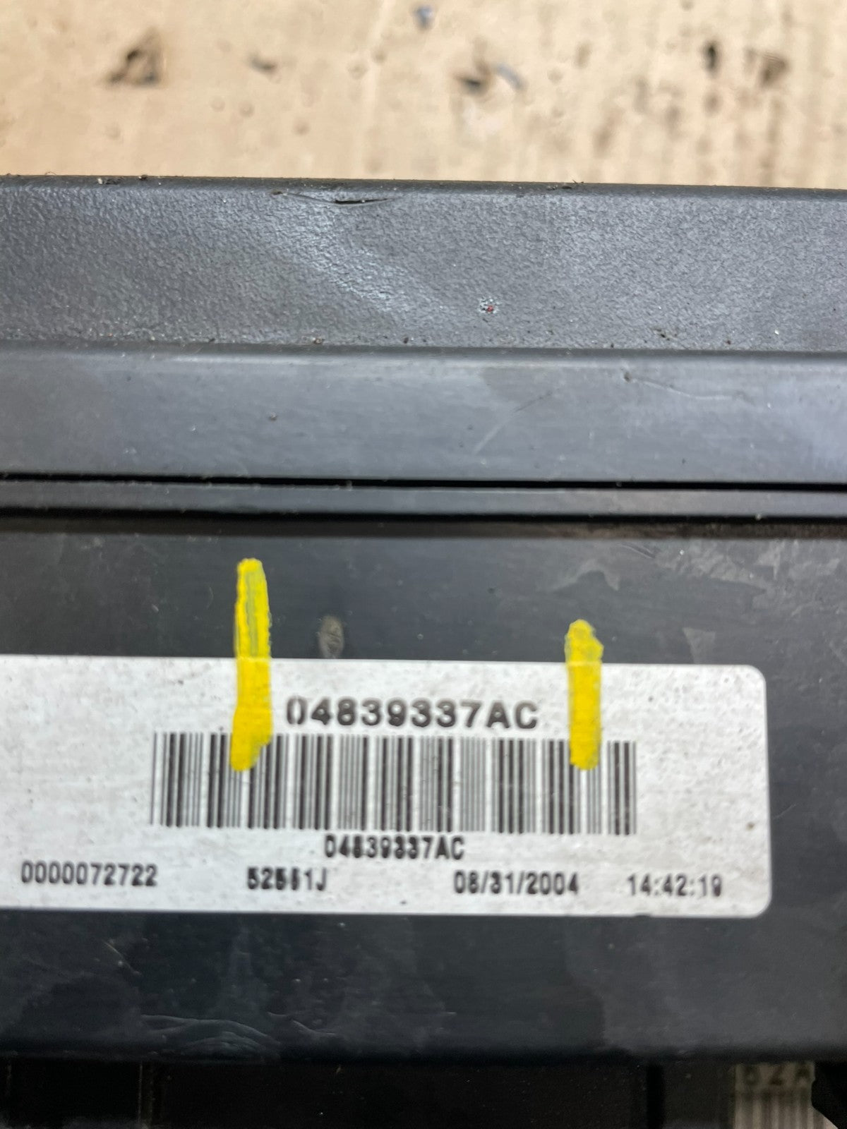 2005 Jeep Grand Cherokee Fuse Box BCM Body Control Module Oem R3816 DG6