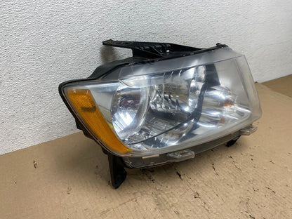2011-2013 Jeep Grand Cherokee Right Passenger Halogen Headlight AE8831 DW2