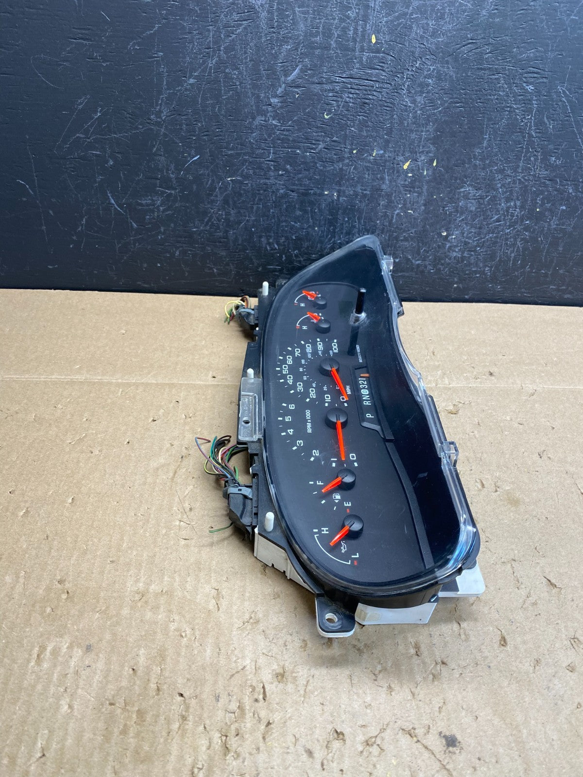 2006 Ford E350 Gauge Speedometer Cluster ac6761 DG1