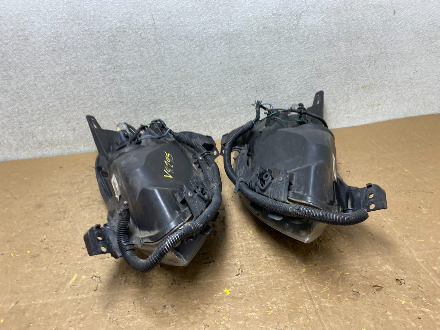 Sedan 2007 2008 2009 Nissan Altima Left+Right Set Headlights V8295 DW15