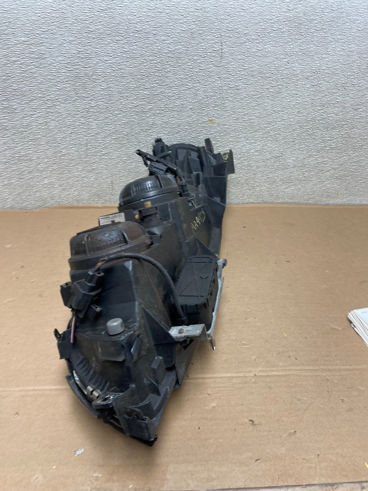 2001 to 2004 Volvo S60 Right Passenger Side Headlight Halogen Oem AA9928 DW6