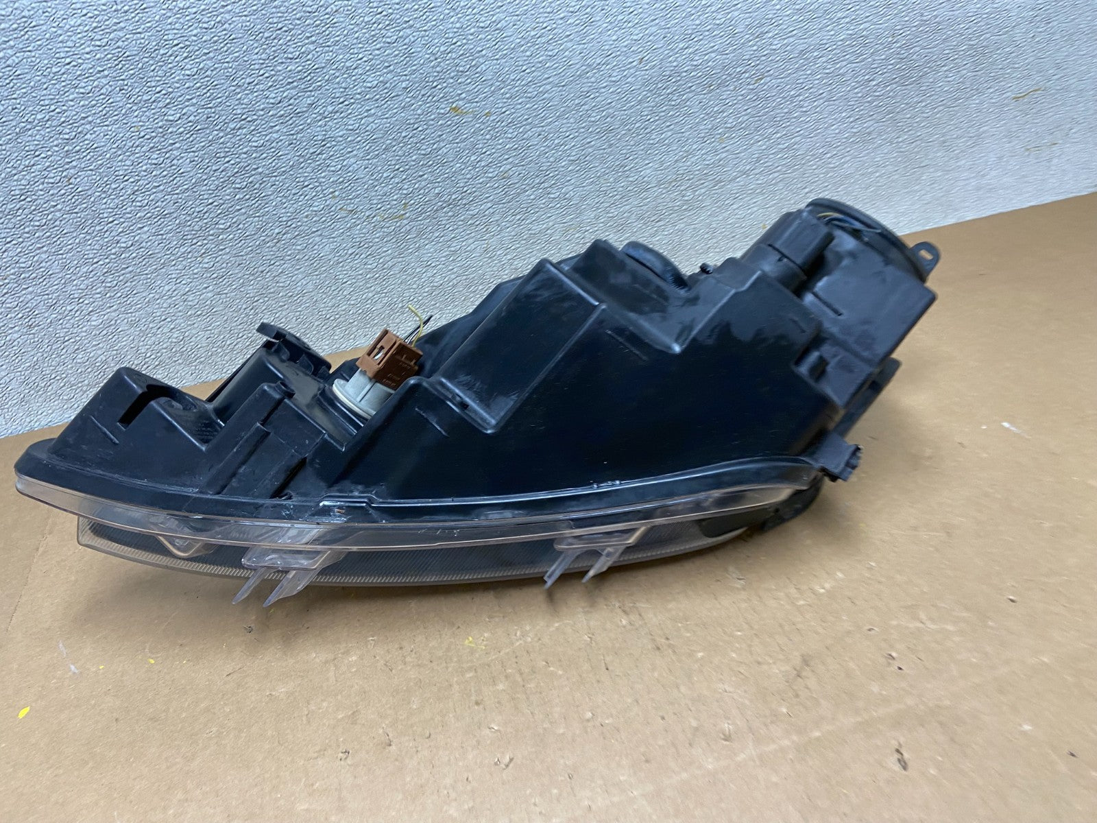 2010 2011 2012 Ford Fusion Right Passenger RH Headlight Halogen TYC Z6795 DW6