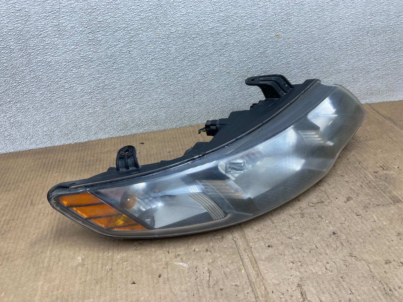 2010 2011 2012 Kia Forte Right Passenger Side Headlight Halogen AA6943 DW2