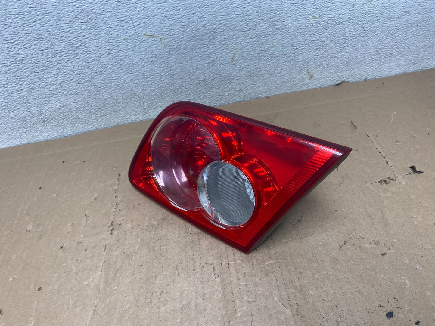 2003 2004 2005 Mazda 6 Right Passenger Inner Tail Light Taillight OEM S0674 DW1