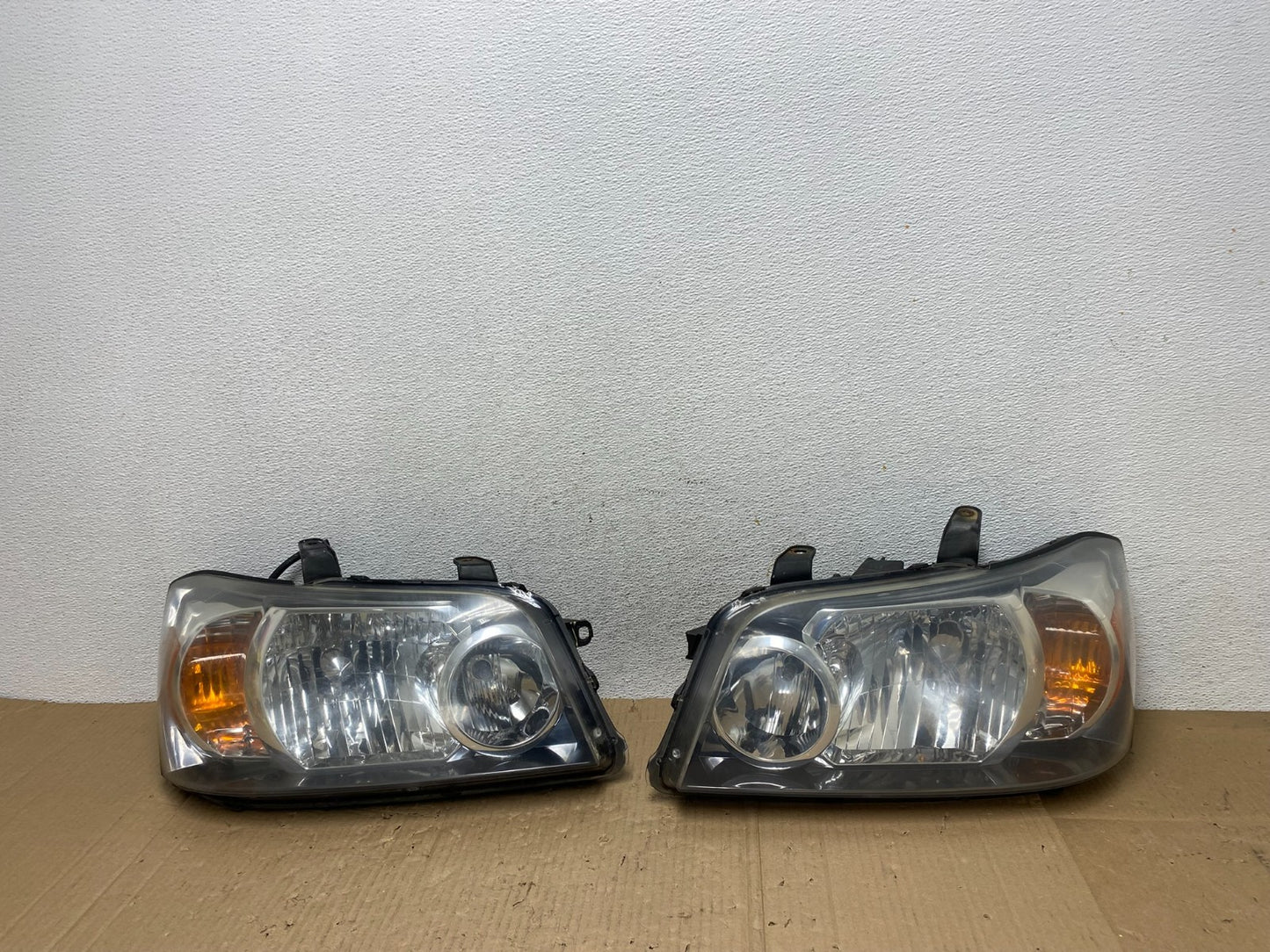 2004 2005 2006 Toyota Highlander Headlights Left+Right Side AE9044 DW0
