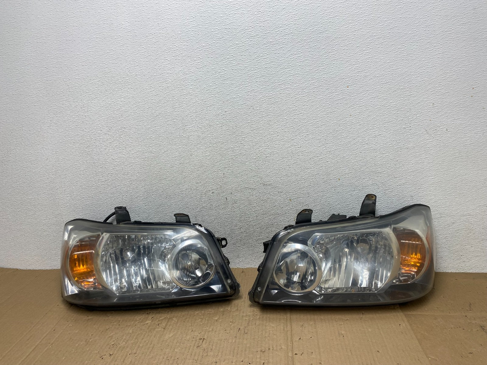 2004 2005 2006 Toyota Highlander Headlights Left+Right Side AE9044 DW0