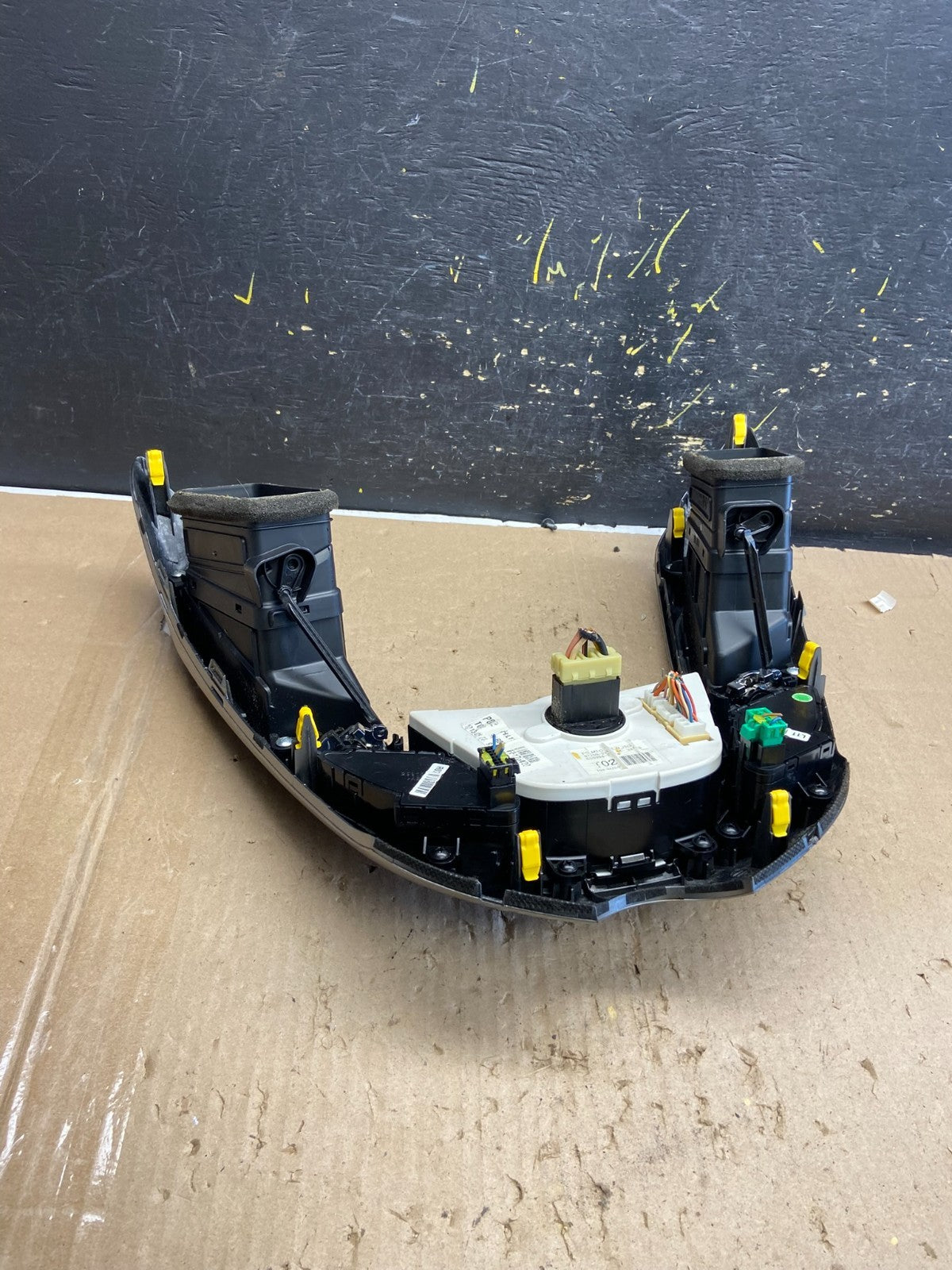 2012 - 2015 Hyundai Veloster Climate Control Panel Trim Air Vents ab5493 DG3