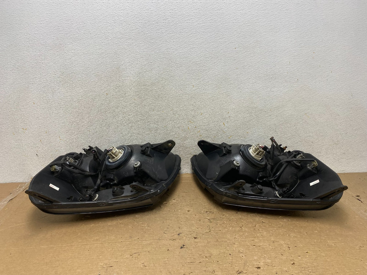 2005 to 2009 Chevrolet Equinox Left+Right Set Halogen Headlights AH9174 DW5