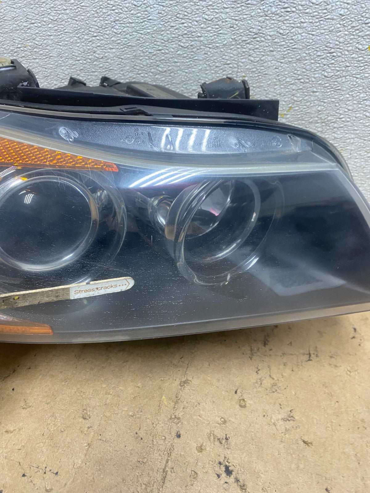 Xenon HID AFS 2006 to 2008 BMW 3 Series Headlight Right Passenger Side OEM X67304